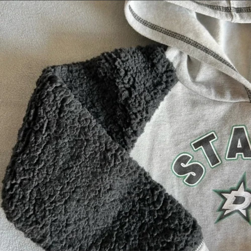 NHL Dallas Stars Boys' Goal Scorer Colorblock Hoodie – 3T - Picture 3 of 5